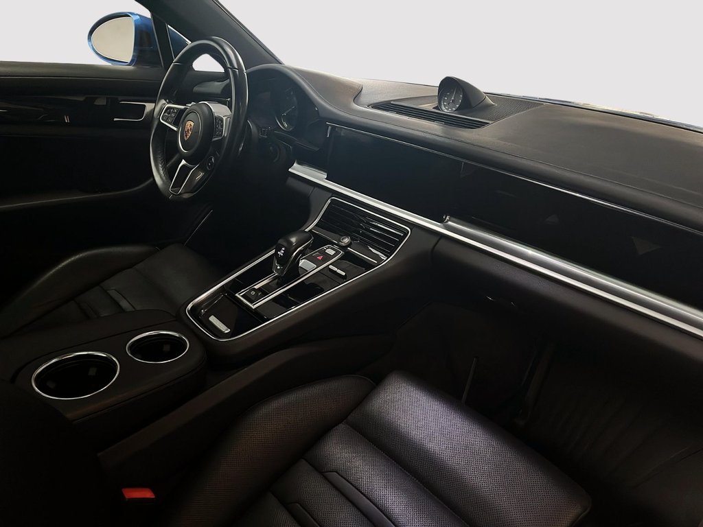 2018 Porsche Panamera 4 in Laval, Quebec - 24 - w1024h768px