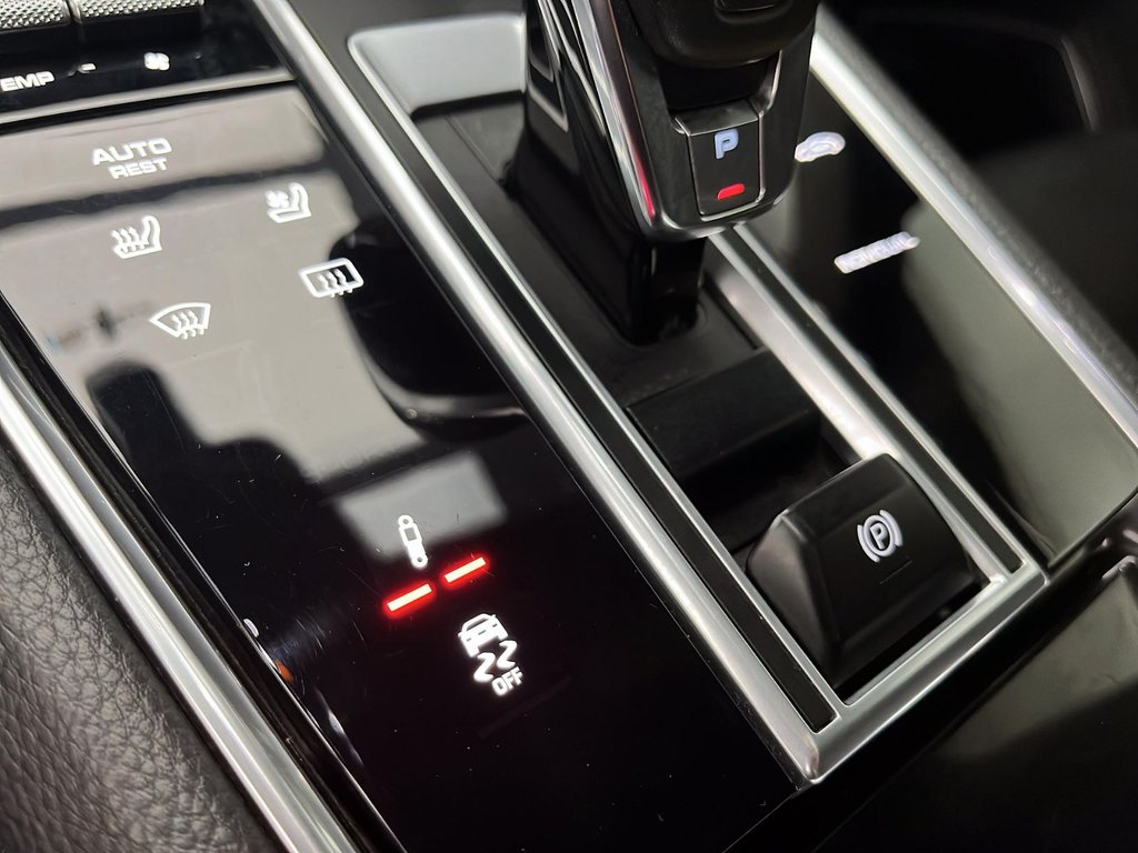 2018 Porsche Panamera 4 in Laval, Quebec - 23 - w1024h768px
