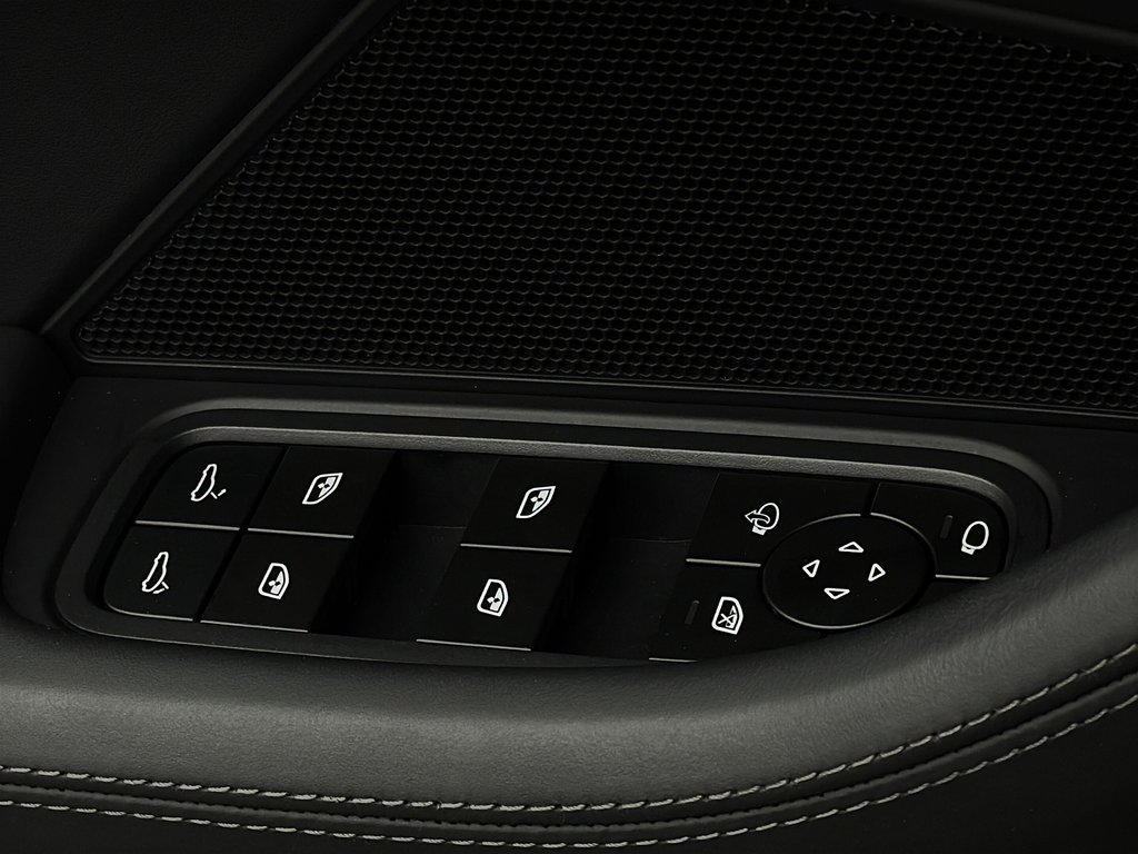 2023 Porsche Panamera 4 SportDesign Package in Laval, Quebec - 30 - w1024h768px