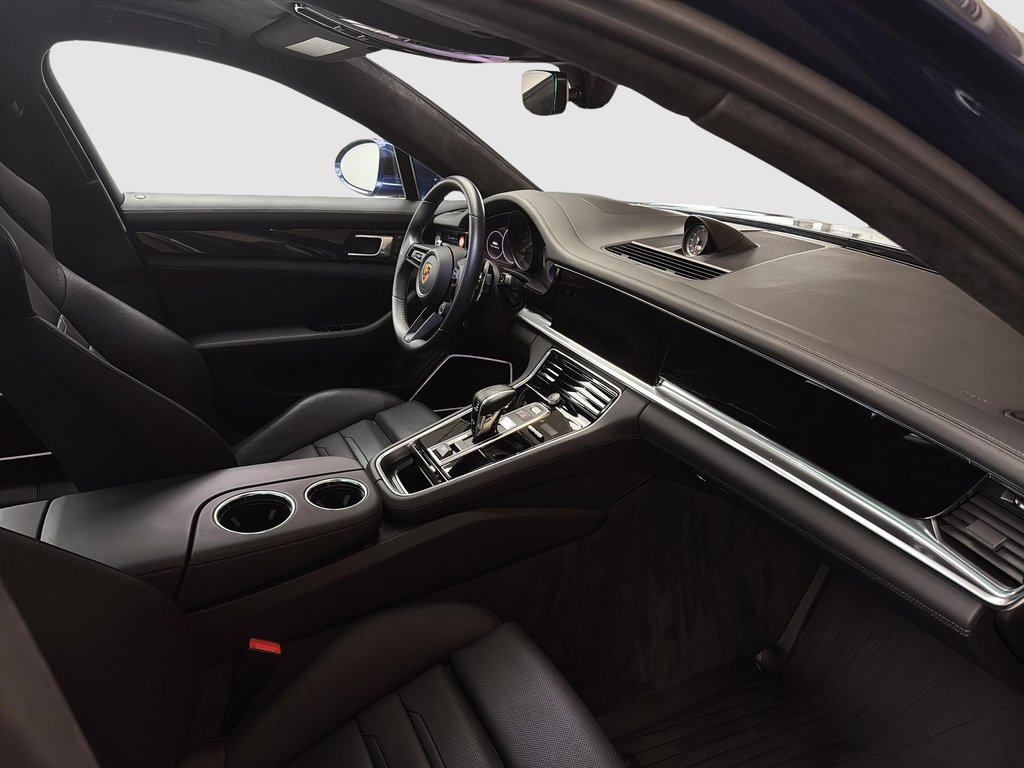 2023 Porsche Panamera 4 SportDesign Package in Laval, Quebec - 25 - w1024h768px