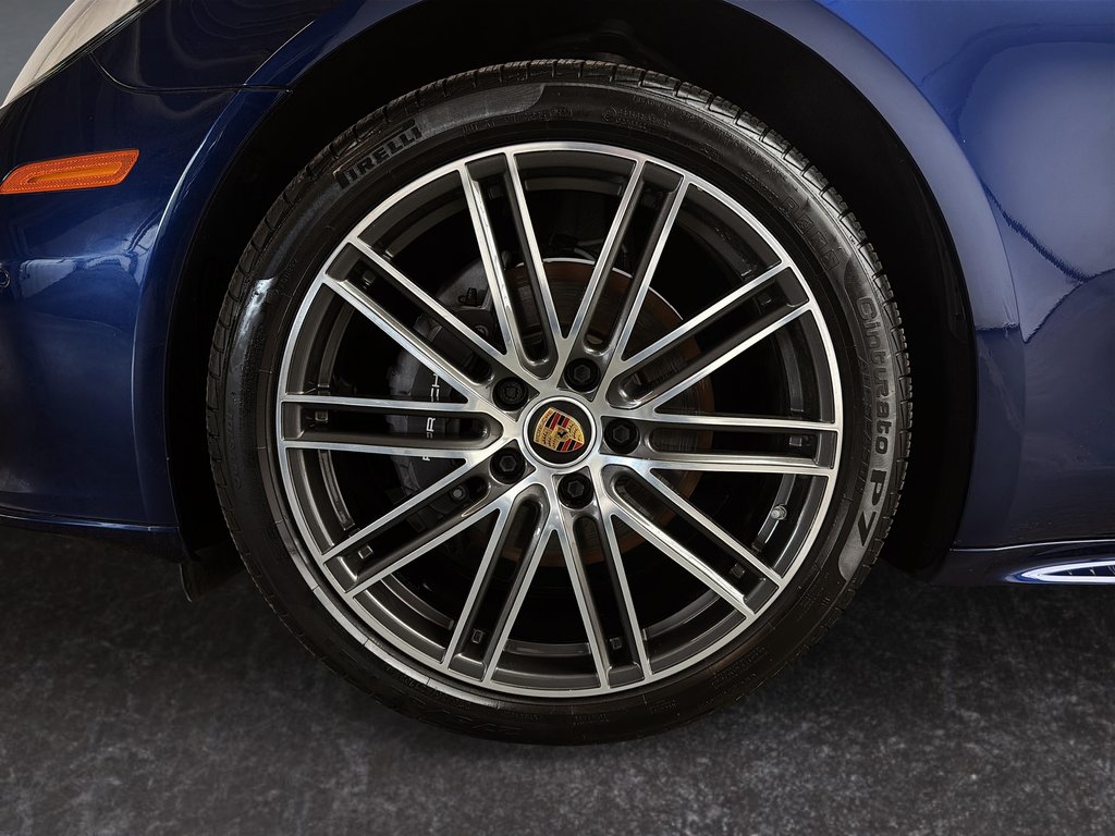 2023 Porsche Panamera 4 SportDesign Package in Laval, Quebec - 12 - w1024h768px
