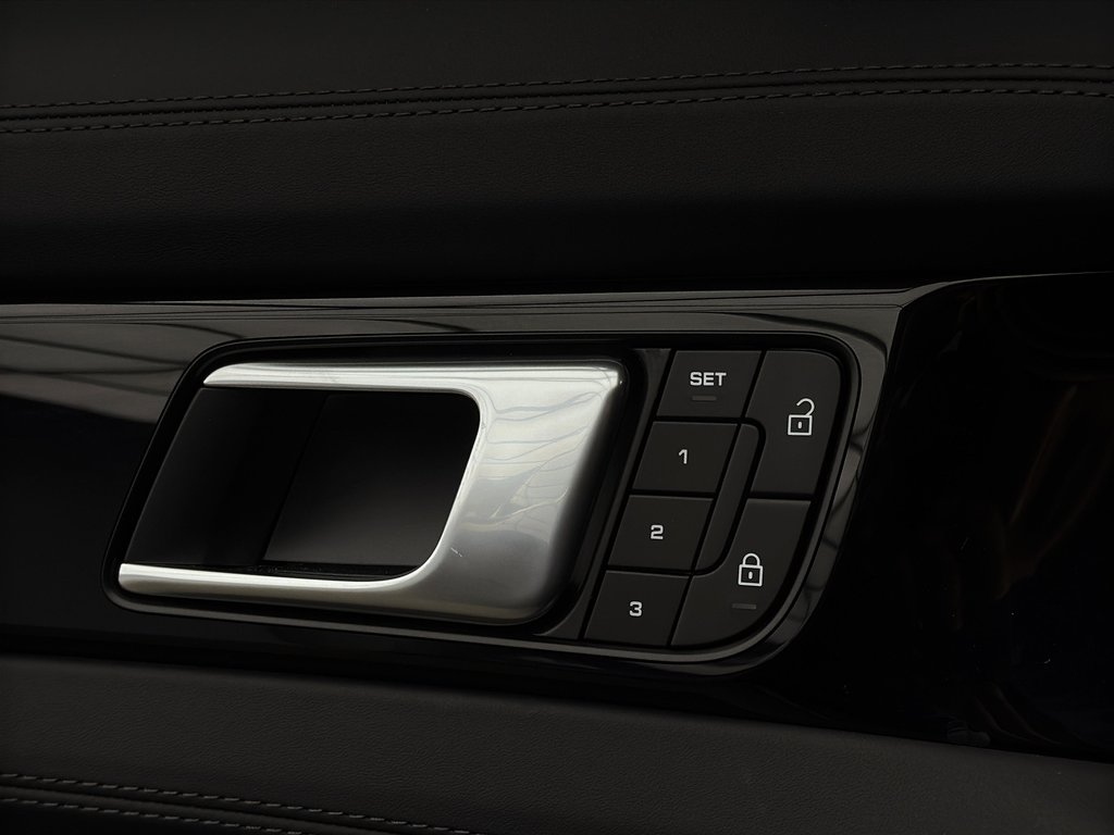 2023 Porsche Panamera 4 SportDesign Package in Laval, Quebec - 29 - w1024h768px