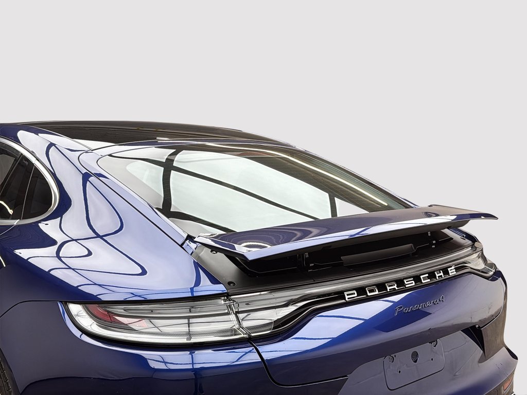 2023 Porsche Panamera 4 SportDesign Package in Laval, Quebec - 11 - w1024h768px