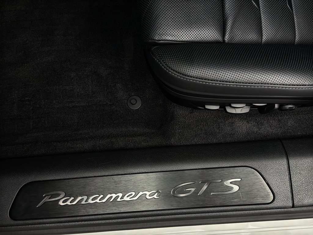 Porsche Panamera GTS V8 Sport Turismo Premium Package 2023 à Laval, Québec - 27 - w1024h768px