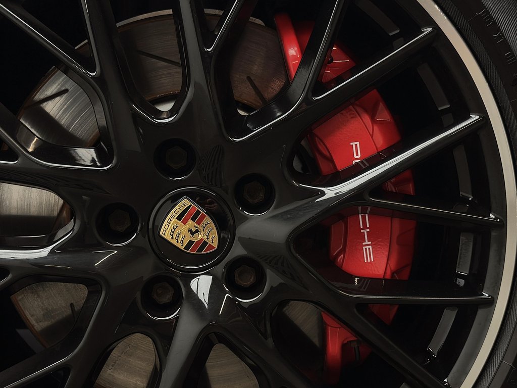 Porsche Panamera GTS w/Assistance Package 2023 à Laval, Québec - 10 - w1024h768px