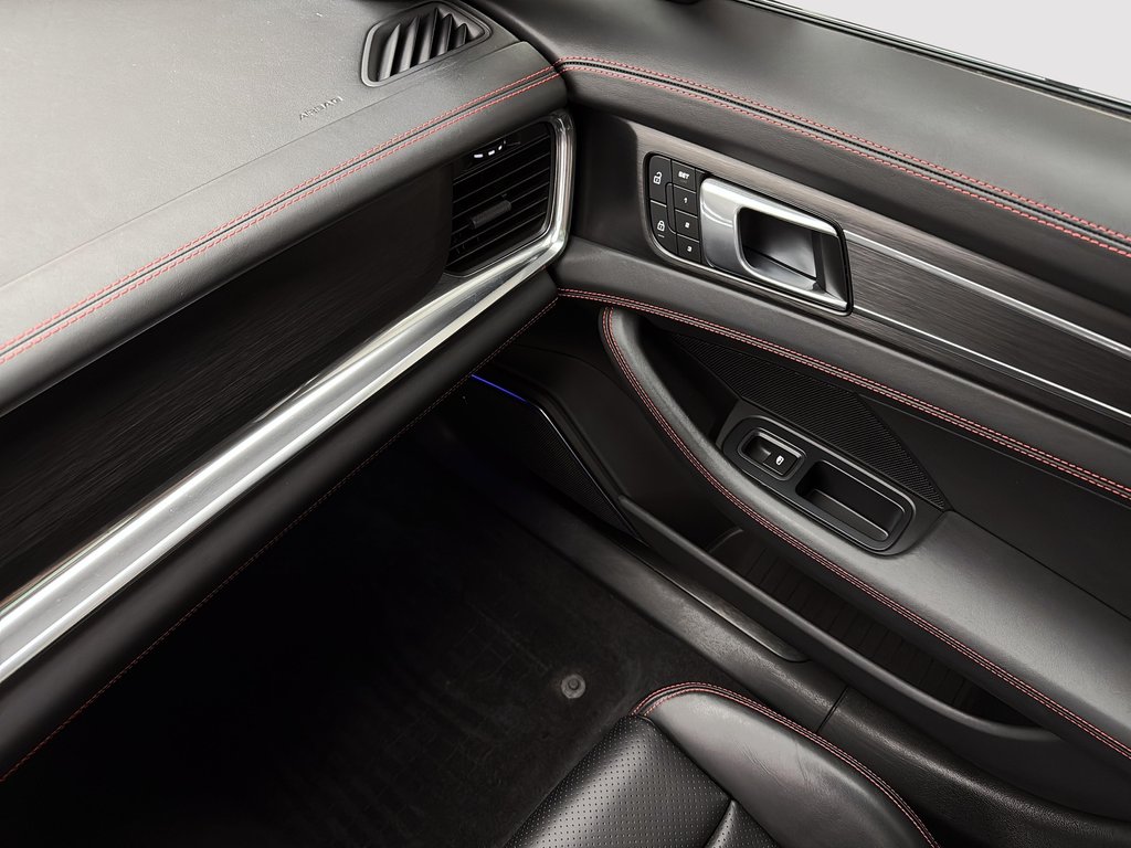 Porsche Panamera GTS w/Assistance Package 2023 à Laval, Québec - 32 - w1024h768px
