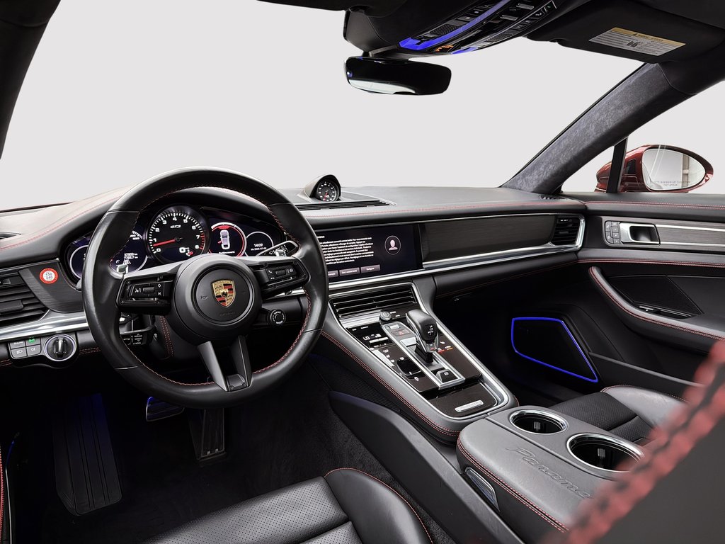 Porsche Panamera GTS w/Assistance Package 2023 à Laval, Québec - 14 - w1024h768px