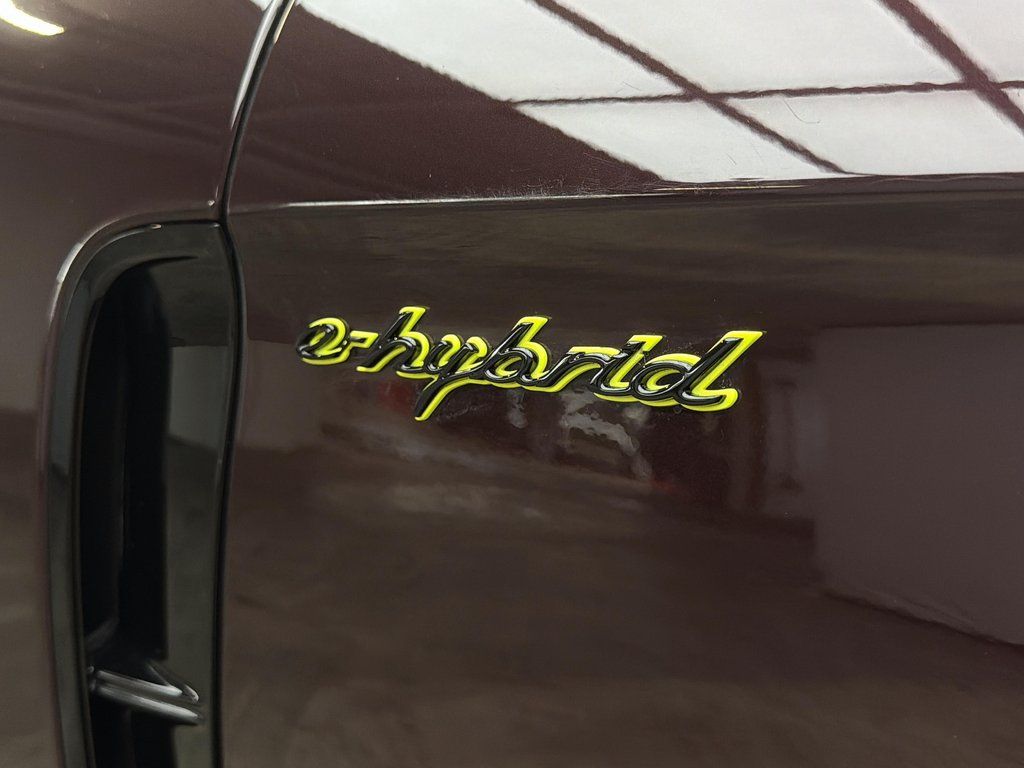 2023 Porsche Panamera 4S E-Hybrid AWD in Laval, Quebec - 8 - w1024h768px