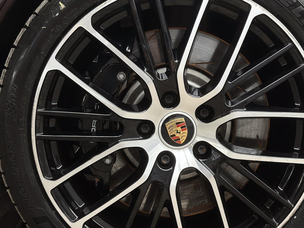 2023 Porsche Panamera 4S E-Hybrid AWD in Laval, Quebec - 12 - w1024h768px