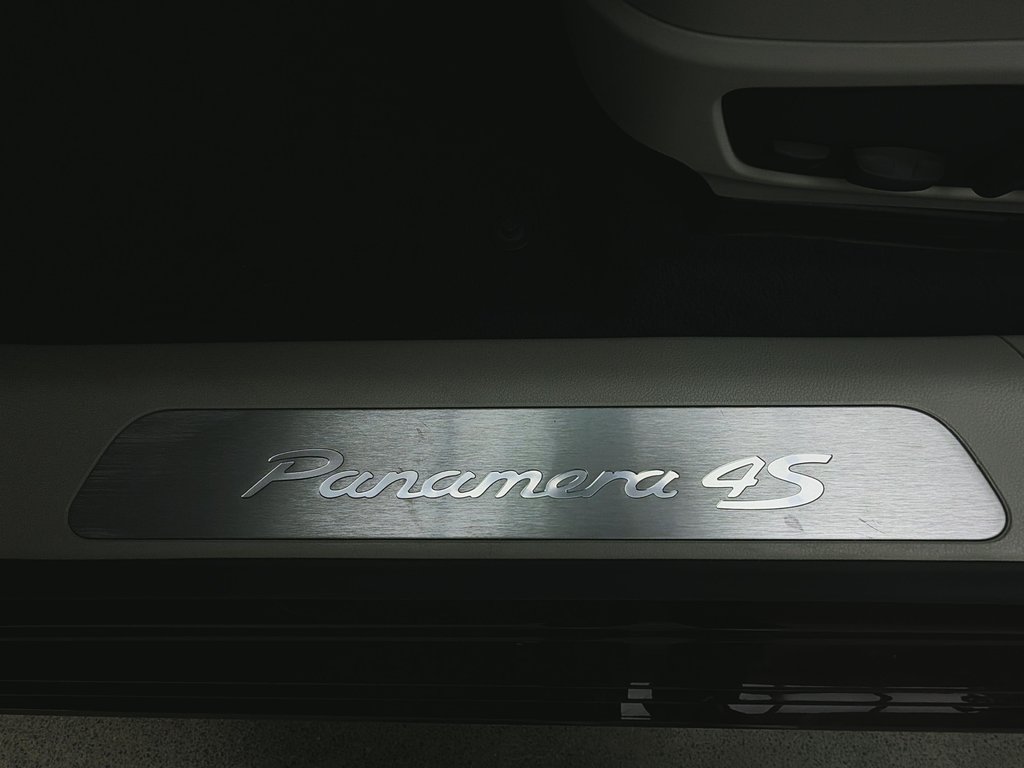 2023 Porsche Panamera 4S E-Hybrid AWD in Laval, Quebec - 31 - w1024h768px