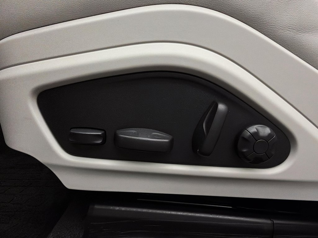 2023 Porsche Panamera 4S E-Hybrid AWD in Laval, Quebec - 25 - w1024h768px