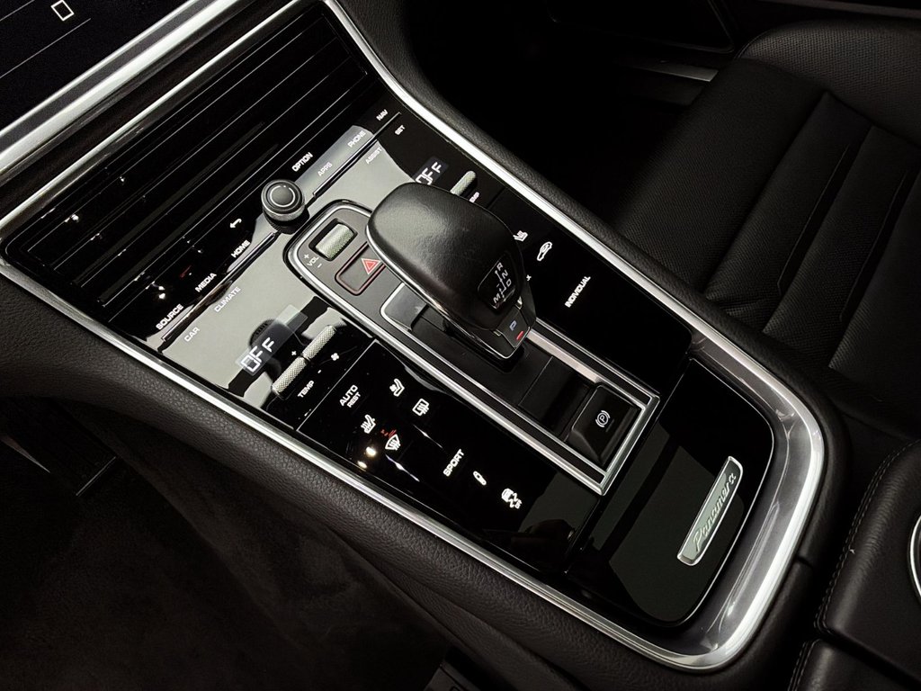 2023 Porsche Panamera in Laval, Quebec - 20 - w1024h768px