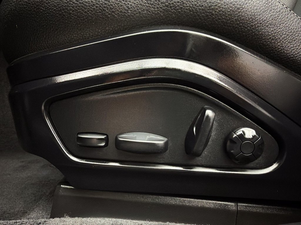 2023 Porsche Panamera in Laval, Quebec - 24 - w1024h768px