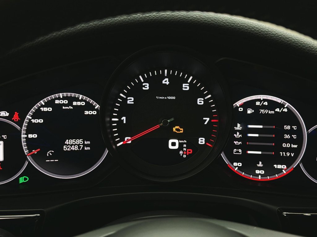 2023 Porsche Panamera in Laval, Quebec - 18 - w1024h768px