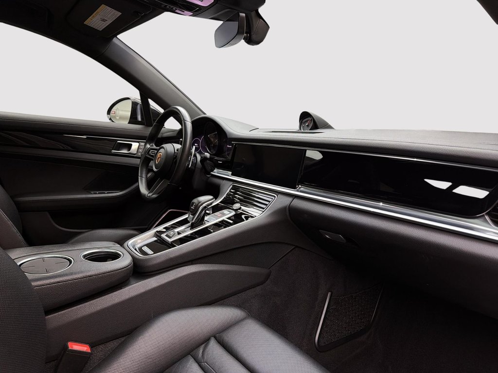 2023 Porsche Panamera in Laval, Quebec - 23 - w1024h768px