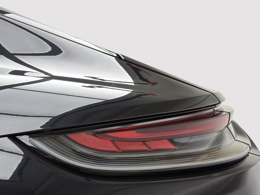2023 Porsche Panamera in Laval, Quebec - 9 - w1024h768px