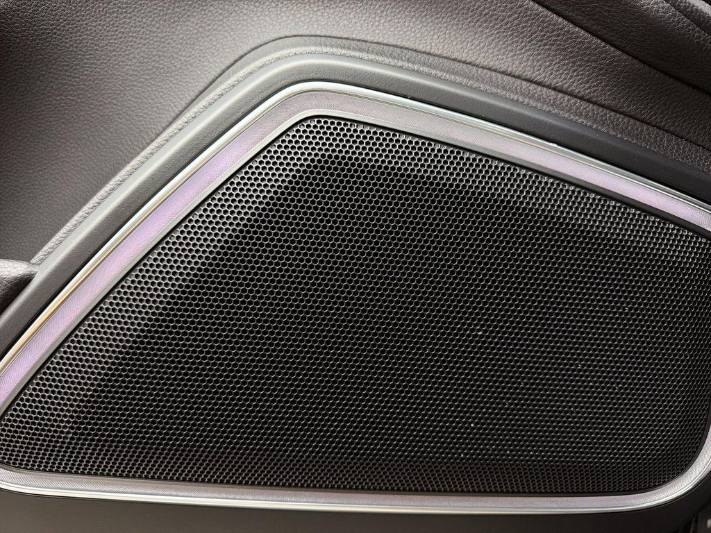 2023 Porsche Panamera in Laval, Quebec - 29 - w1024h768px