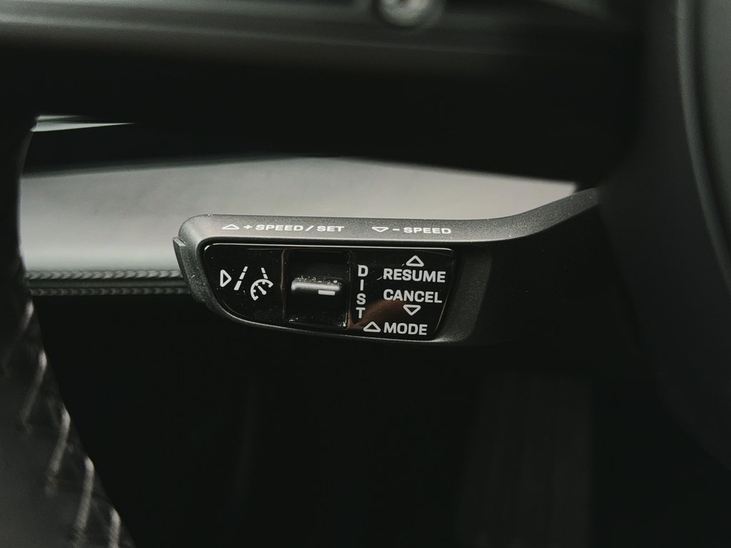 Porsche Taycan 4S  Premium Package,  Adaptive Cruise Control 2020 à Laval, Québec - 28 - w1024h768px