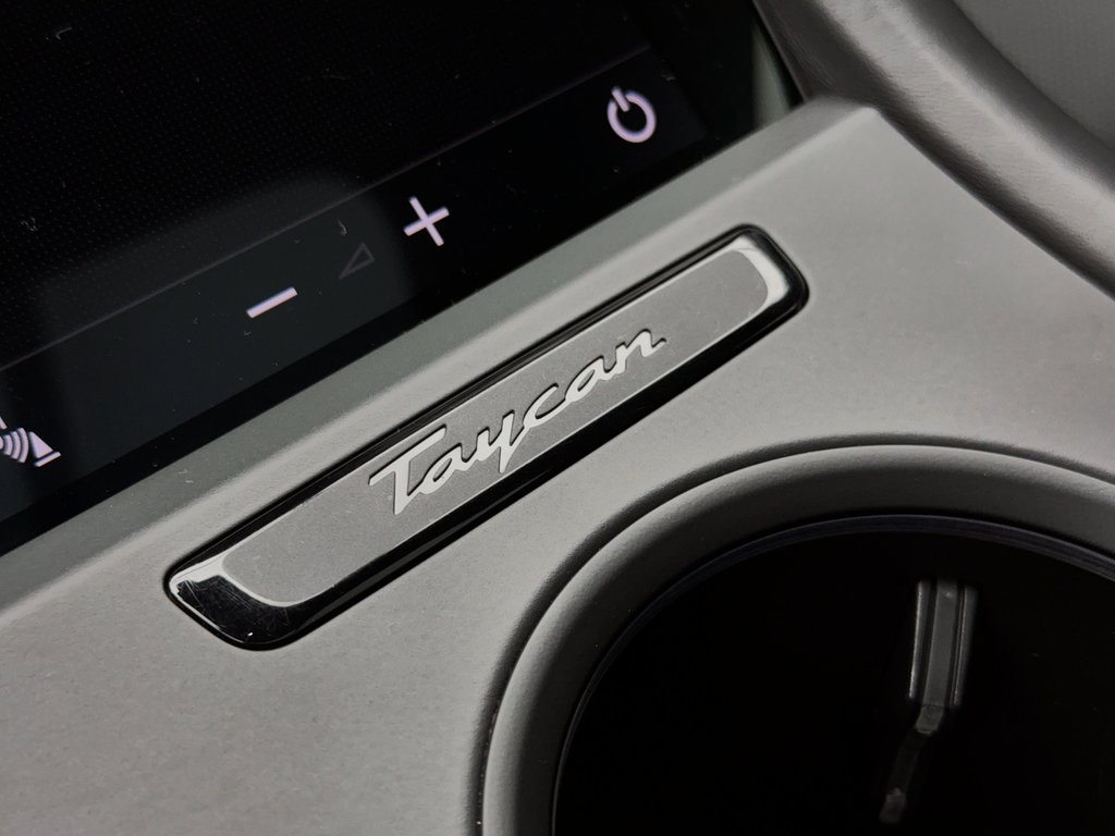 Porsche Taycan 4S  Premium Package,  Adaptive Cruise Control 2020 à Laval, Québec - 34 - w1024h768px