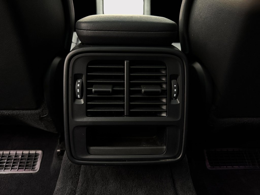 2020 Porsche Taycan 4S Performance Battery Plus in Laval, Quebec - 25 - w1024h768px