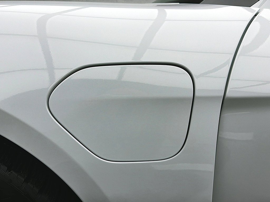 2020 Porsche Taycan 4S Performance Battery Plus in Laval, Quebec - 11 - w1024h768px