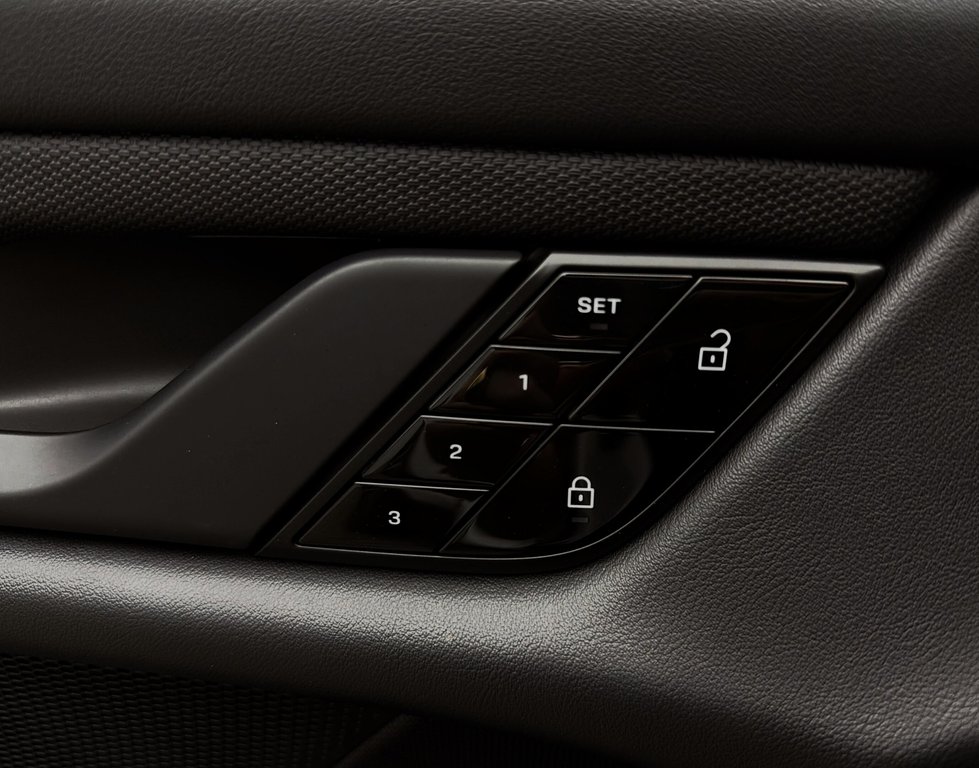 2020 Porsche Taycan 4S Performance Battery Plus in Laval, Quebec - 27 - w1024h768px