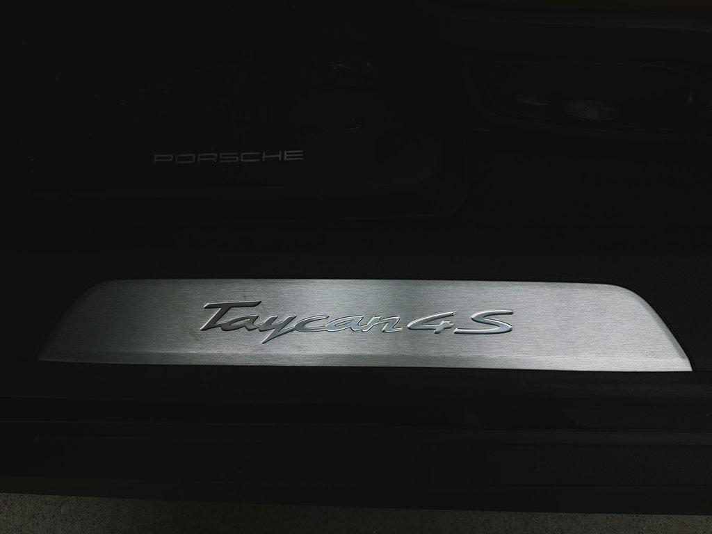 Porsche Taycan 4S Sedan 2020 à Laval, Québec - 29 - w1024h768px