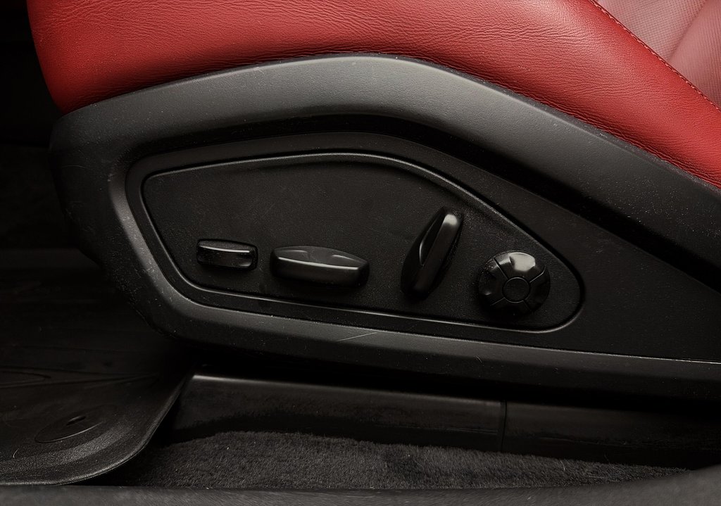 Porsche Taycan 4S Sedan 2020 à Laval, Québec - 22 - w1024h768px