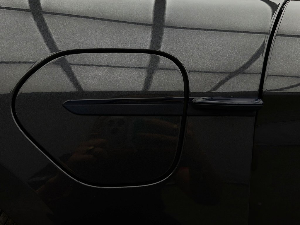 Porsche Taycan 4S Sedan 2020 à Laval, Québec - 11 - w1024h768px