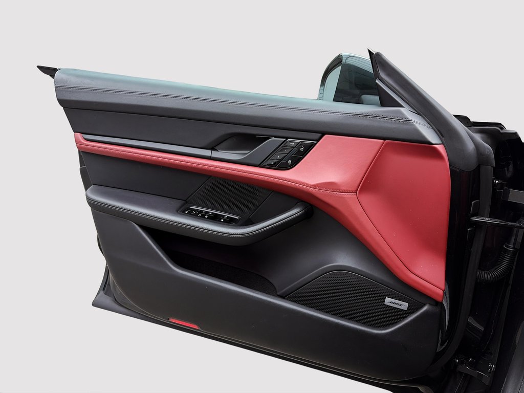 Porsche Taycan 4S Sedan 2020 à Laval, Québec - 25 - w1024h768px