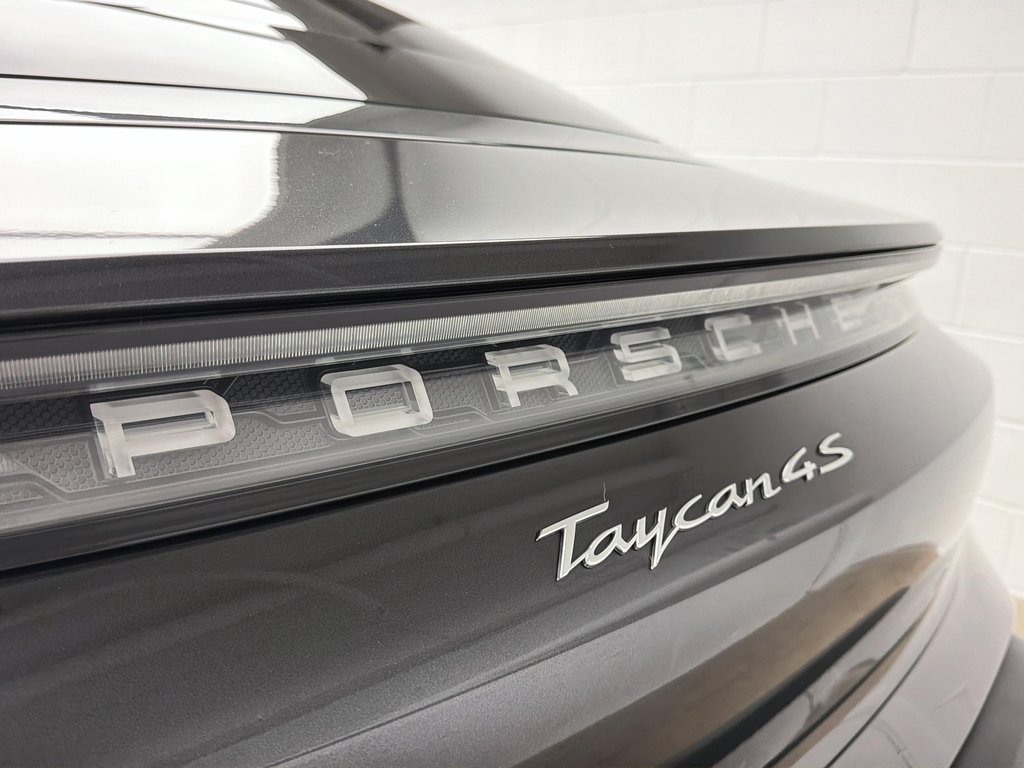 Porsche Taycan 4S Sedan 2020 à Laval, Québec - 7 - w1024h768px