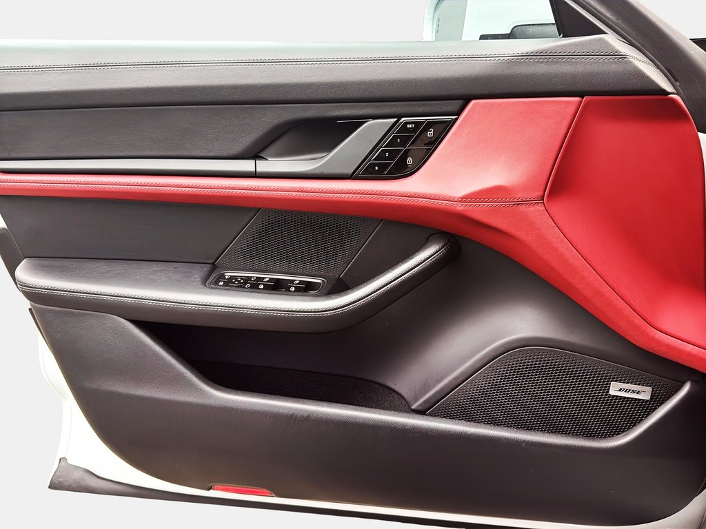 Porsche Taycan 4S Performance Package 2021 à Laval, Québec - 29 - w1024h768px