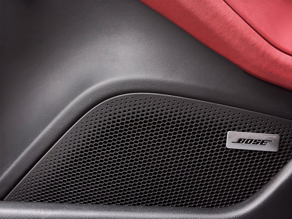 Porsche Taycan 4S Performance Package 2021 à Laval, Québec - 33 - w1024h768px