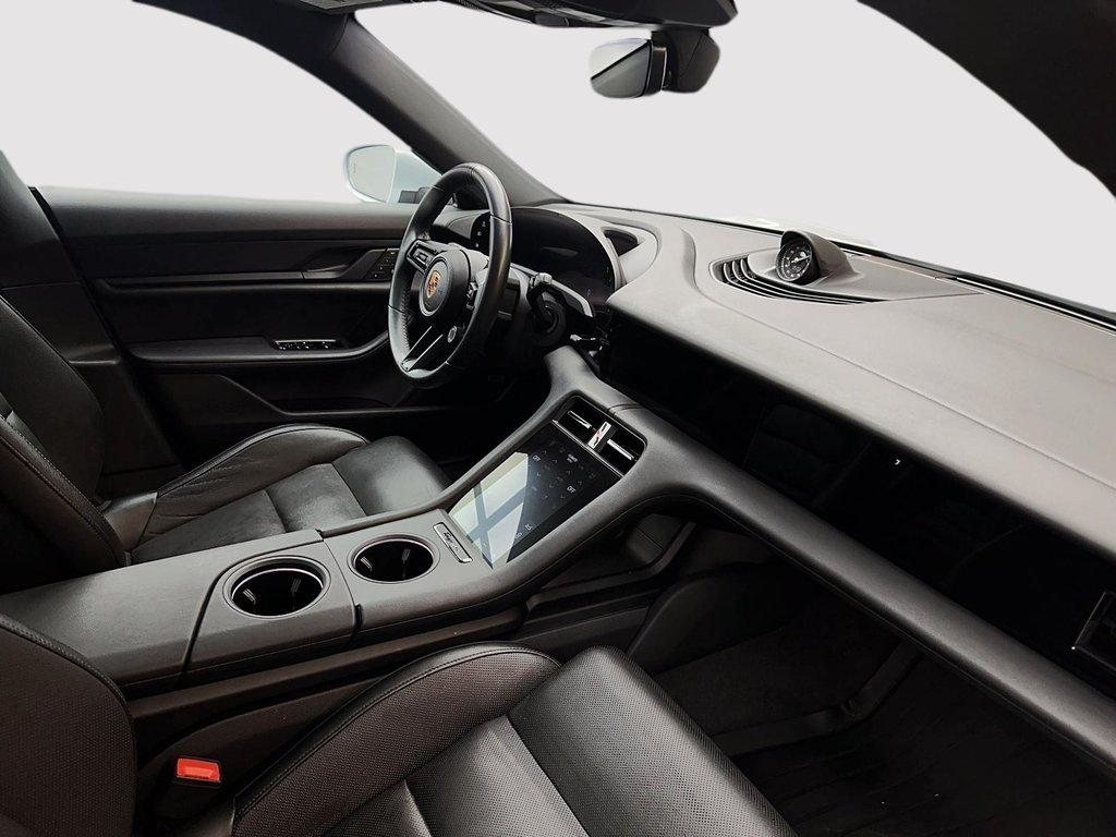 Porsche Taycan 4S Cross Turismo Pemium, Sport Chrono Package 2022 à Laval, Québec - 27 - w1024h768px