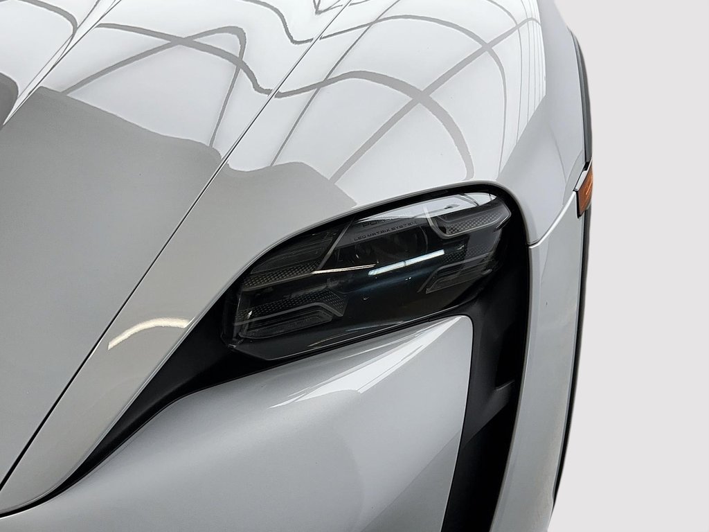 Porsche Taycan 4S Cross Turismo Pemium, Sport Chrono Package 2022 à Laval, Québec - 11 - w1024h768px