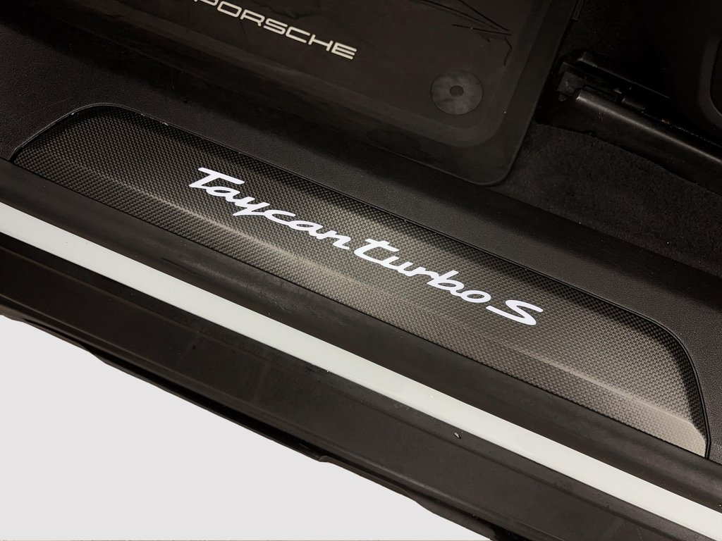 Porsche Taycan Turbo S Cross Turismo AWD 2022 à Laval, Québec - 26 - w1024h768px