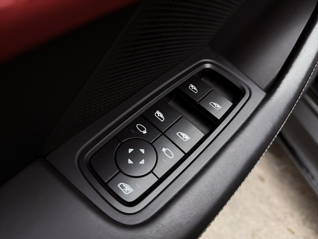 Porsche Taycan GTS AWD 2022 à Laval, Québec - 29 - w1024h768px