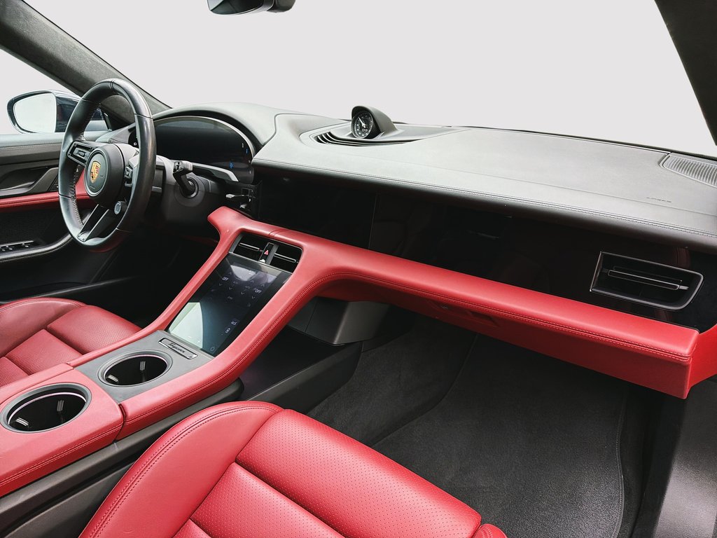 Porsche Taycan GTS AWD 2022 à Laval, Québec - 22 - w1024h768px