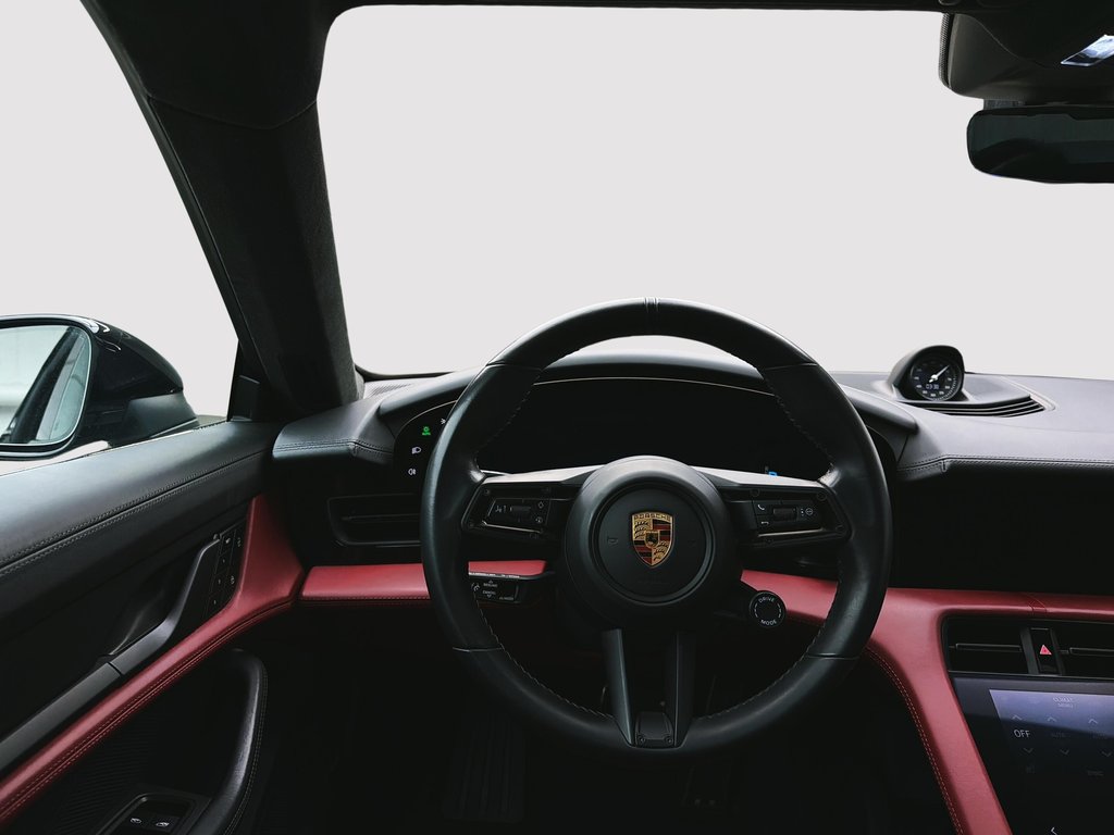 Porsche Taycan GTS AWD 2022 à Laval, Québec - 14 - w1024h768px