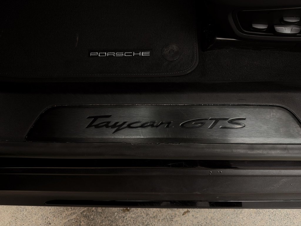 Porsche Taycan GTS AWD 2022 à Laval, Québec - 31 - w1024h768px