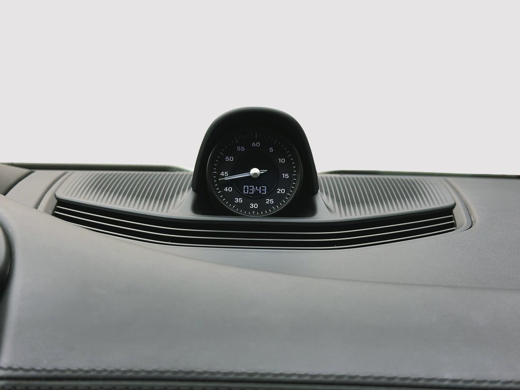 Porsche Taycan GTS AWD 2022 à Laval, Québec - 19 - w1024h768px