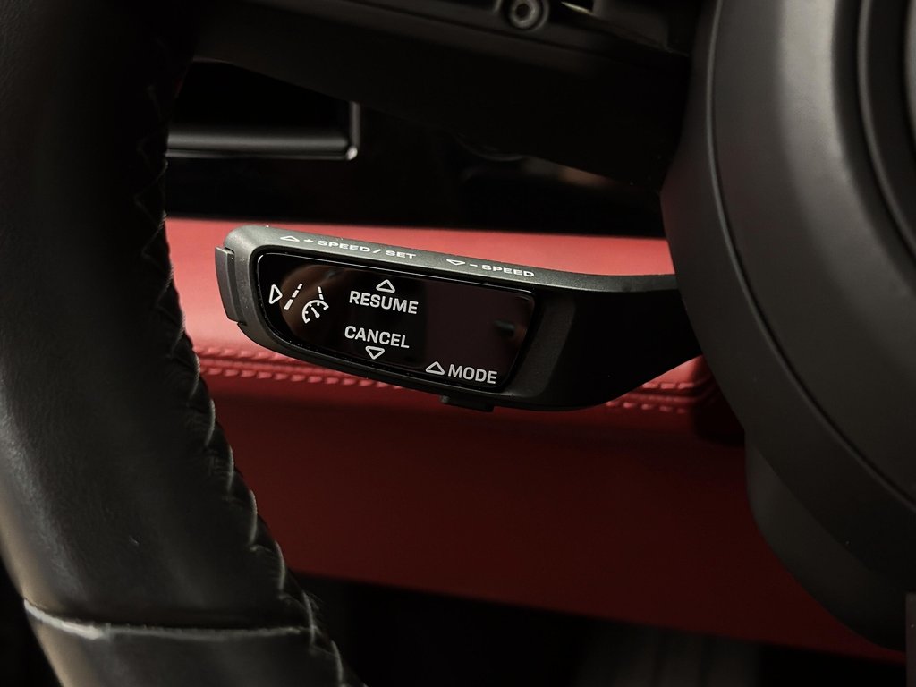 Porsche Taycan GTS AWD 2022 à Laval, Québec - 17 - w1024h768px