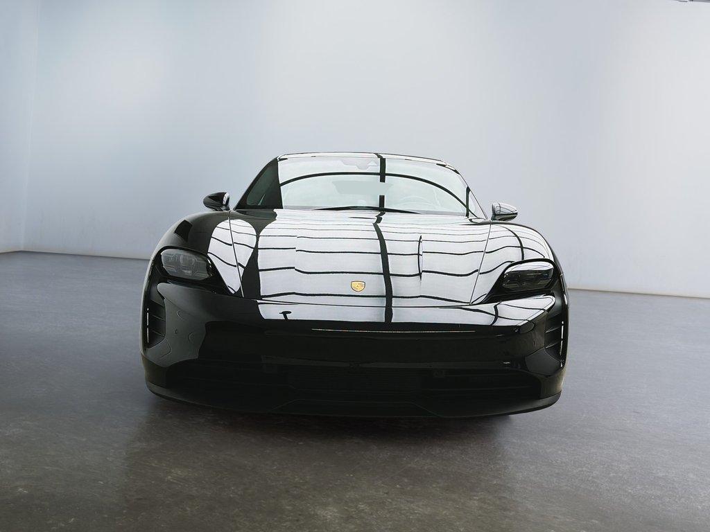Porsche Taycan GTS AWD 2022 à Laval, Québec - 4 - w1024h768px