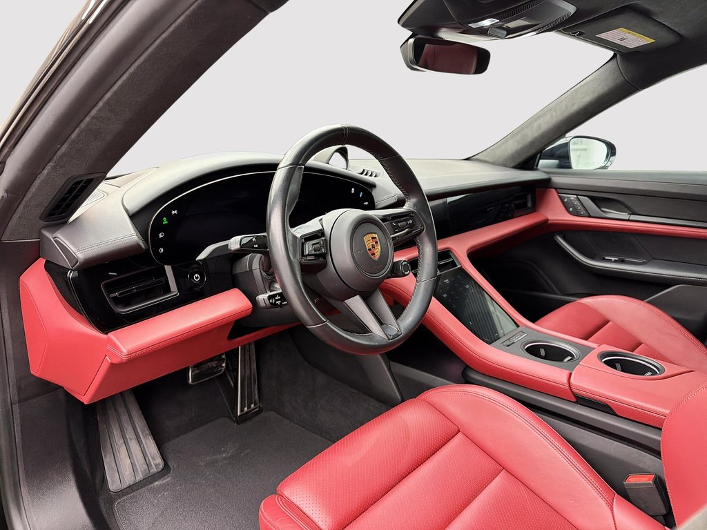 Porsche Taycan GTS AWD 2022 à Laval, Québec - 12 - w1024h768px