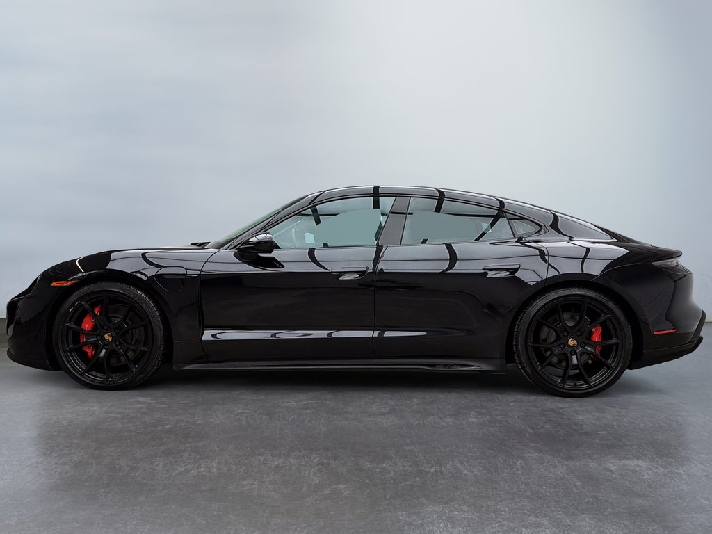 Porsche Taycan GTS AWD 2022 à Laval, Québec - 2 - w1024h768px