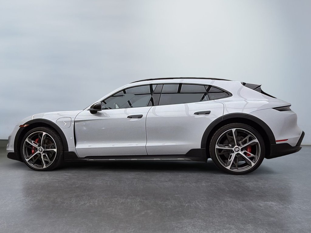 2022 Porsche Taycan 4S in Laval, Quebec - 2 - w1024h768px