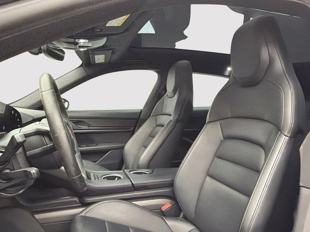 2022 Porsche Taycan 4S in Laval, Quebec - 5 - w1024h768px
