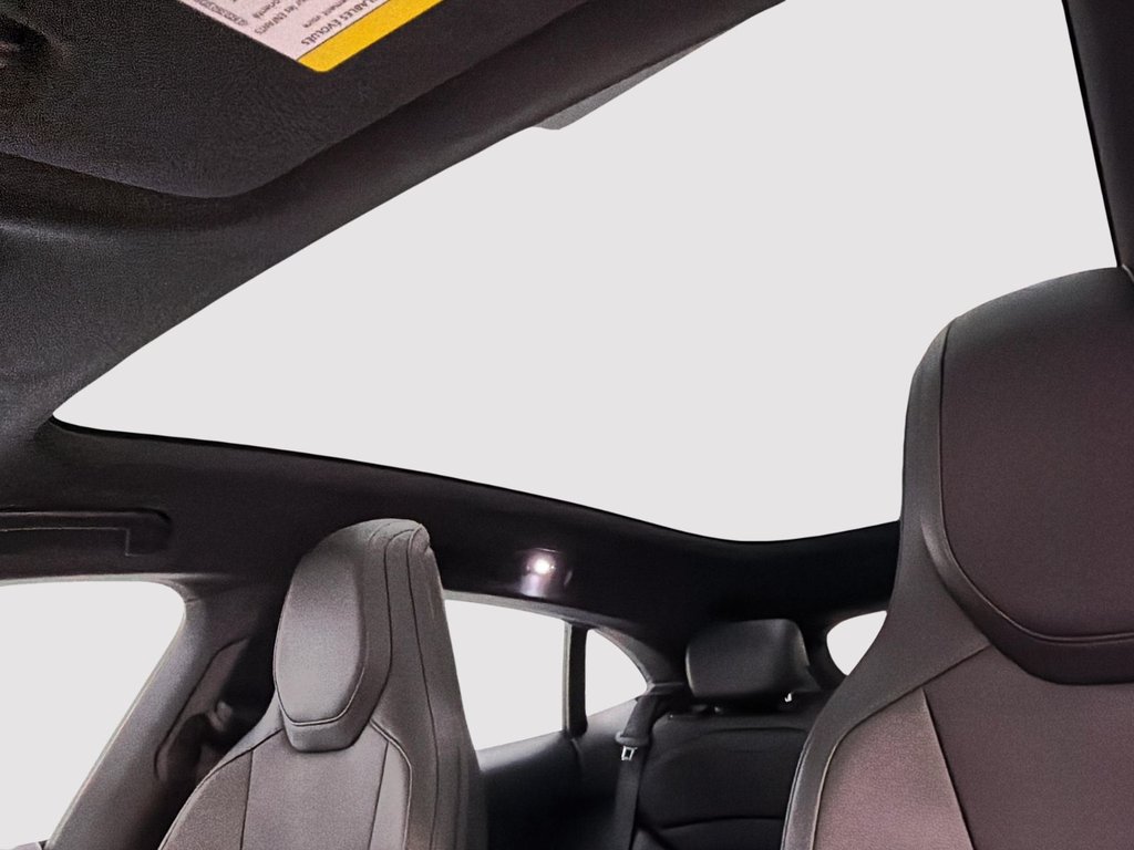 2022 Porsche Taycan 4S in Laval, Quebec - 6 - w1024h768px