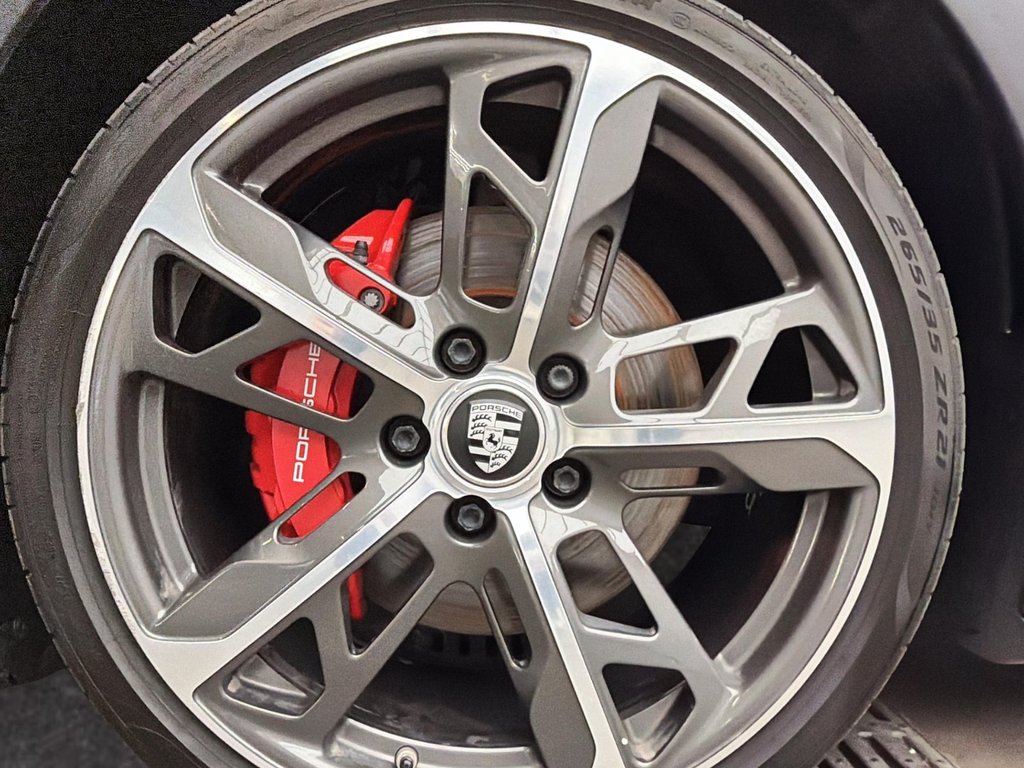 2022 Porsche Taycan 4S in Laval, Quebec - 13 - w1024h768px