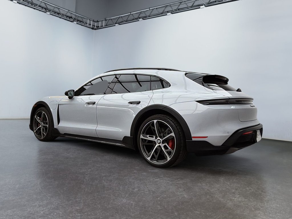 2022 Porsche Taycan 4S in Laval, Quebec - 3 - w1024h768px